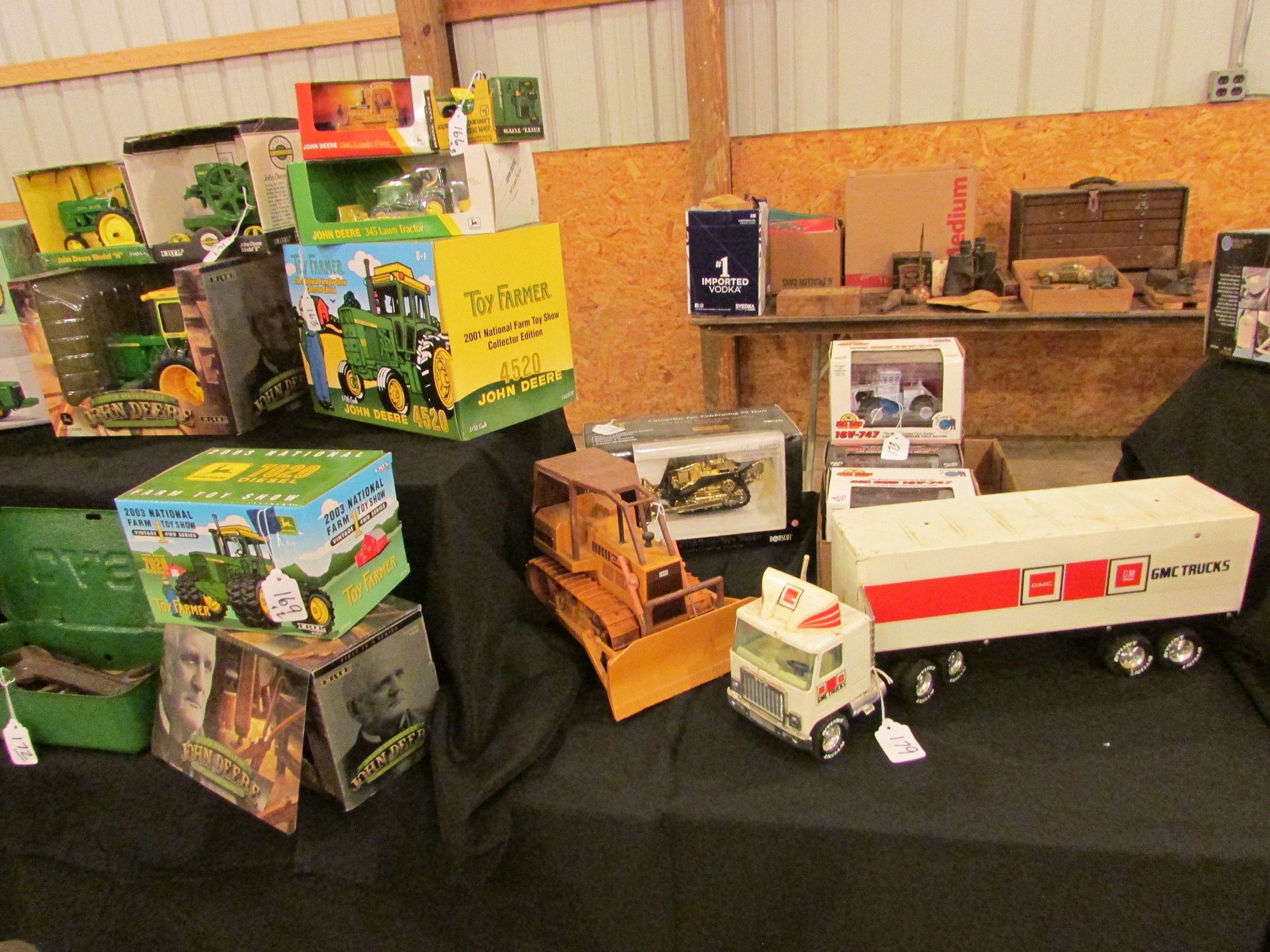 Property photo 205 - VINTAGE TOYS & COLLECTIBLES AUCTION IN WHITLEY COUNTY, INDIANA