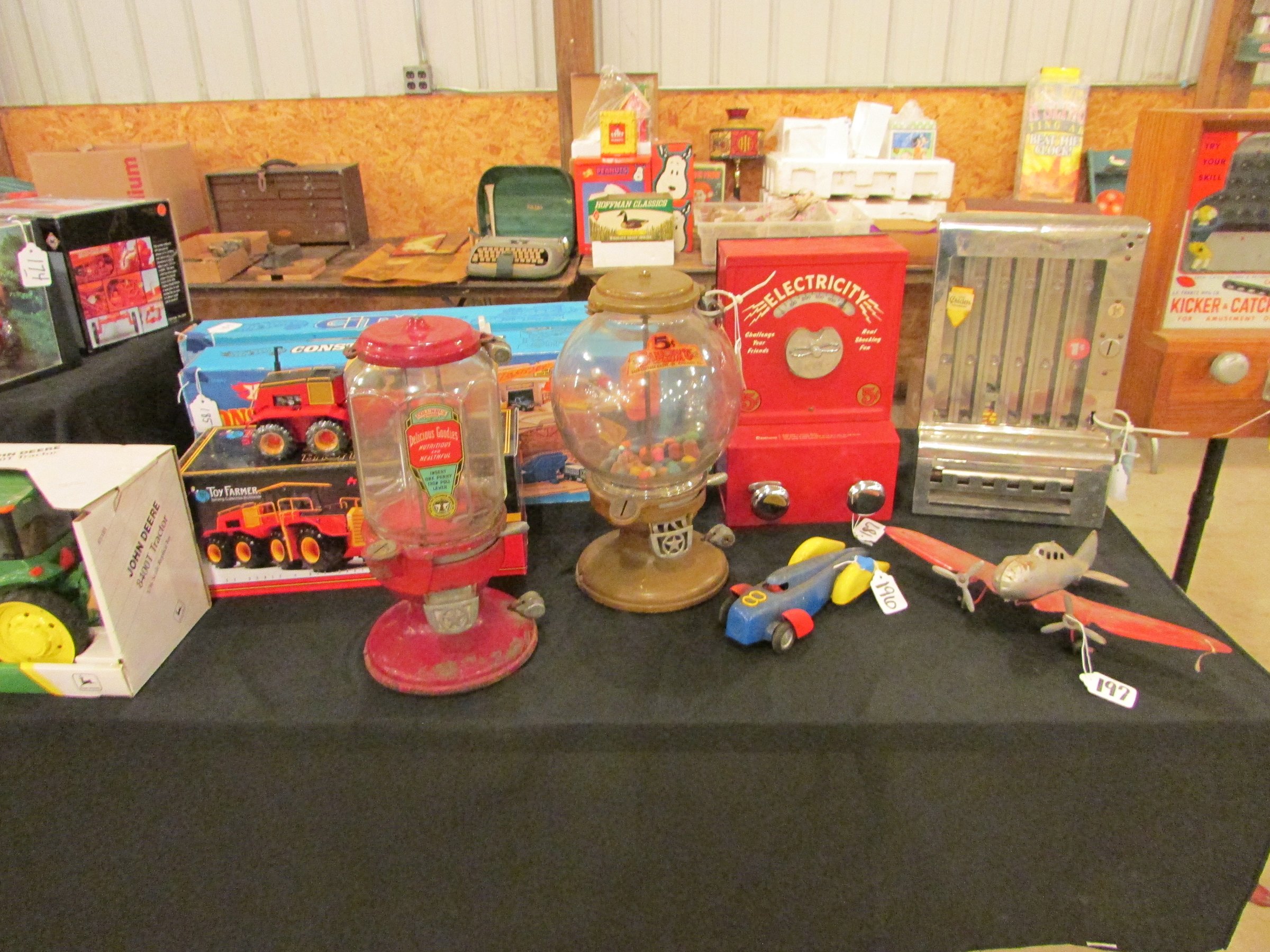 Property photo 153 - VINTAGE TOYS & COLLECTIBLES AUCTION IN WHITLEY COUNTY, INDIANA