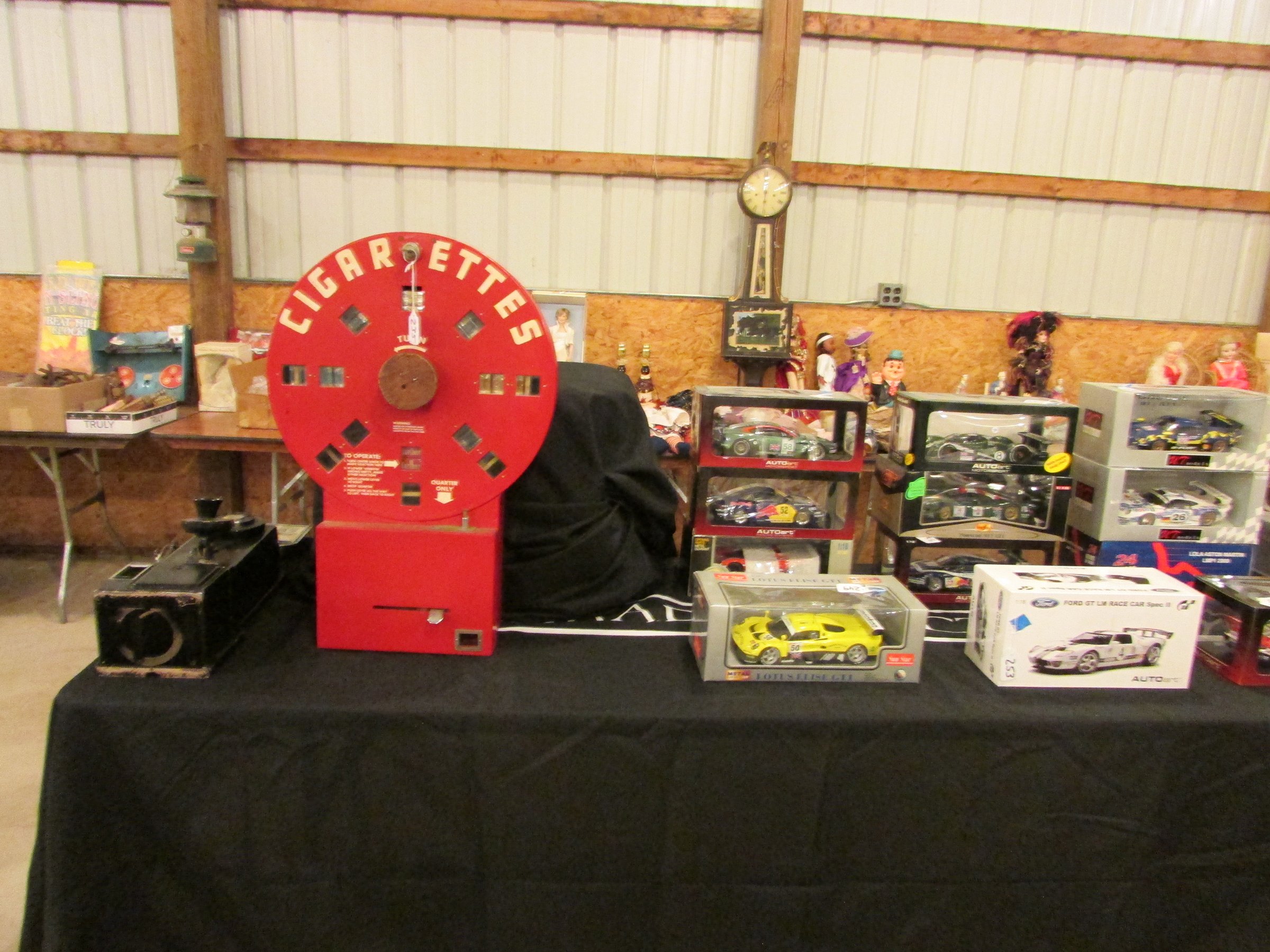 Property photo 211 - VINTAGE TOYS & COLLECTIBLES AUCTION IN WHITLEY COUNTY, INDIANA