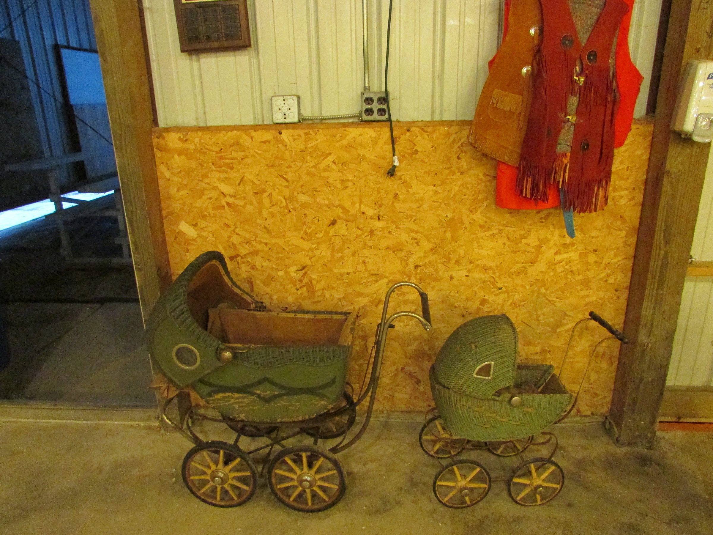 Property photo 196 - VINTAGE TOYS & COLLECTIBLES AUCTION IN WHITLEY COUNTY, INDIANA