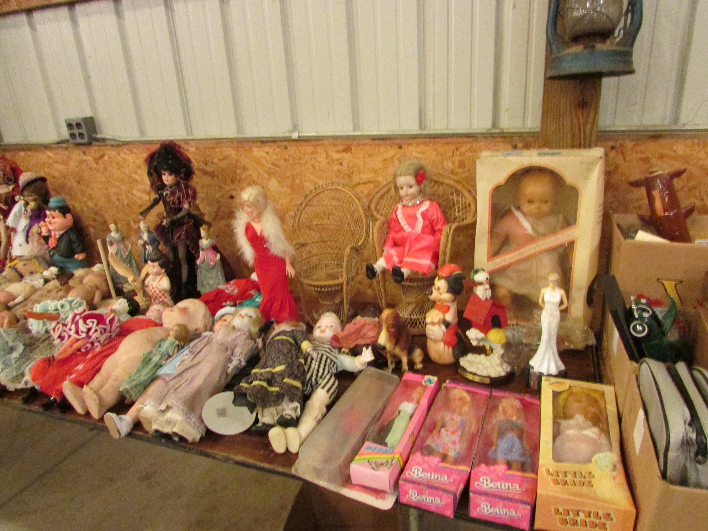 Property photo 200 - VINTAGE TOYS & COLLECTIBLES AUCTION IN WHITLEY COUNTY, INDIANA