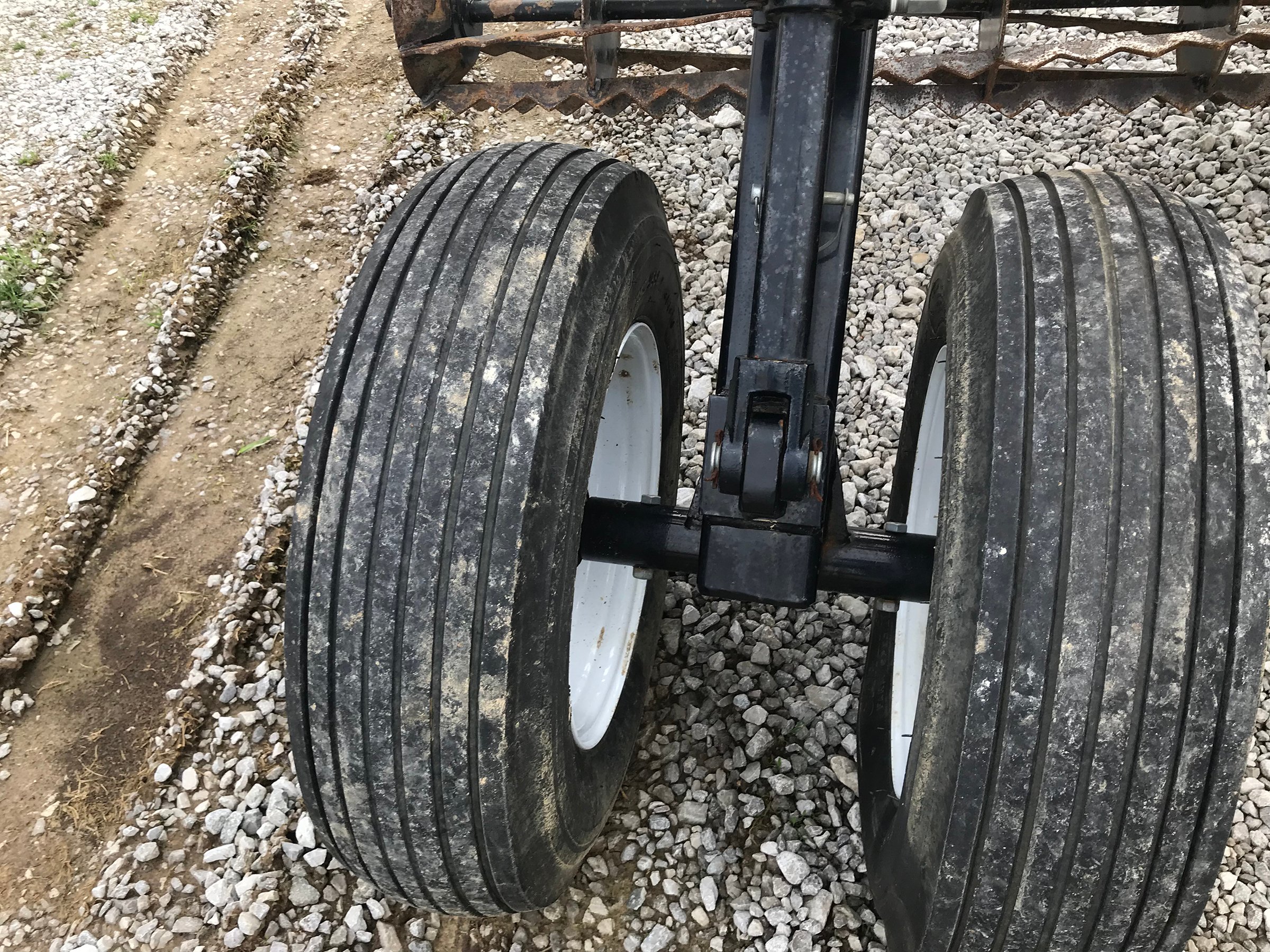 Property photo 805 - REAL ESTATE & FARM EQUIPMENT AUCTION - 4.95+/- ACRES IN 3 TRACTS IN GALLATIN COUNTY, KENTUCKY