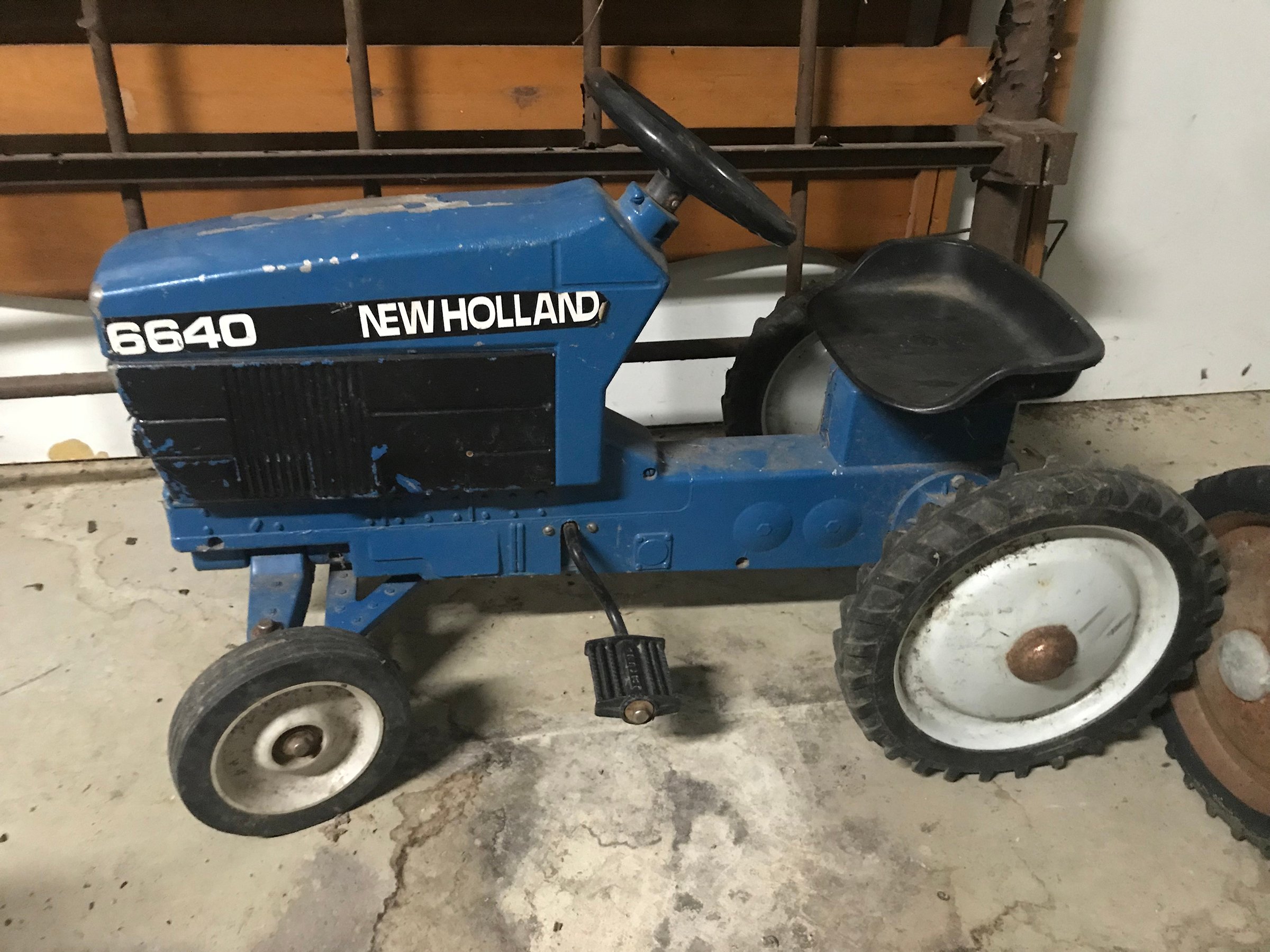 Property photo 191 - FARM EQUIPMENT & TOY AUCTION IN LAGRANGE COUNTY, INDIANA