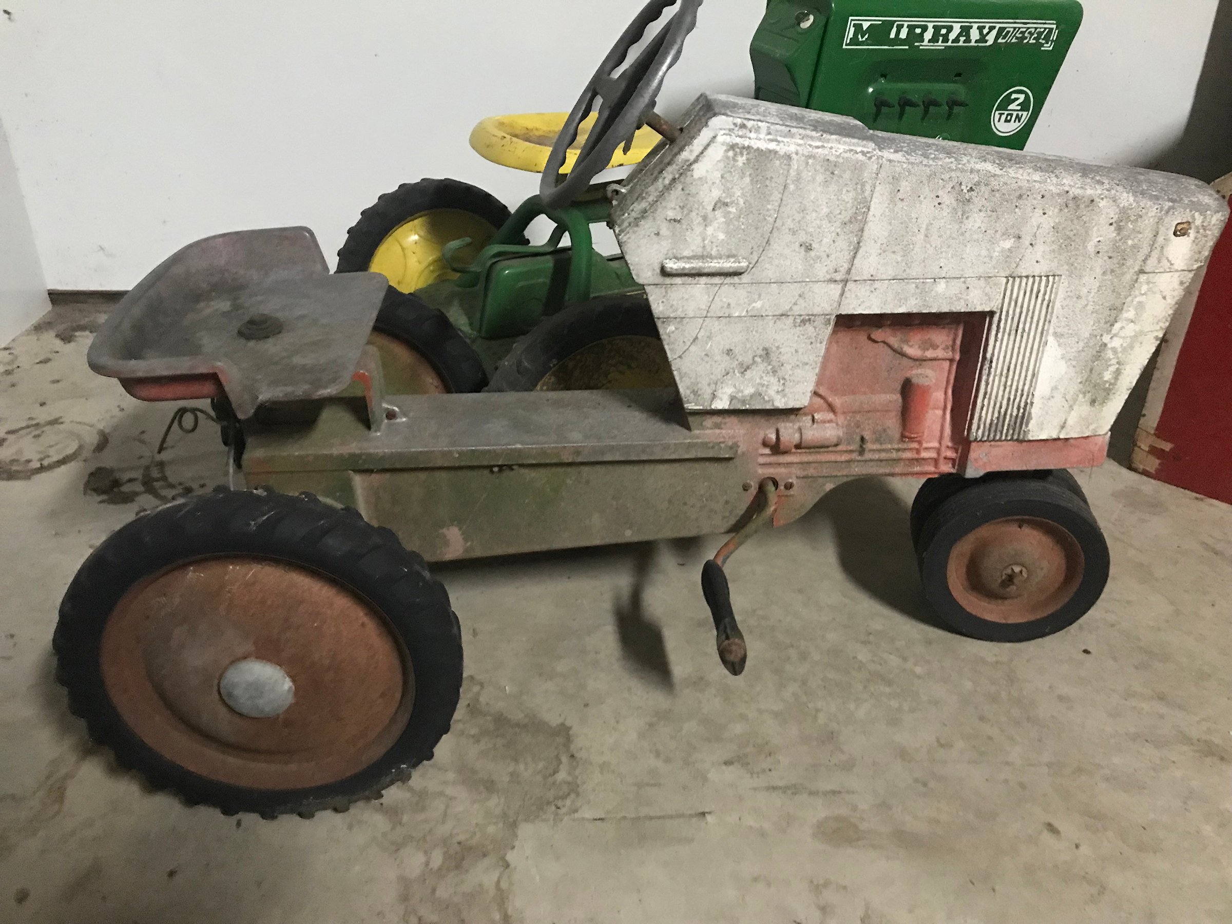 Property photo 184 - FARM EQUIPMENT & TOY AUCTION IN LAGRANGE COUNTY, INDIANA