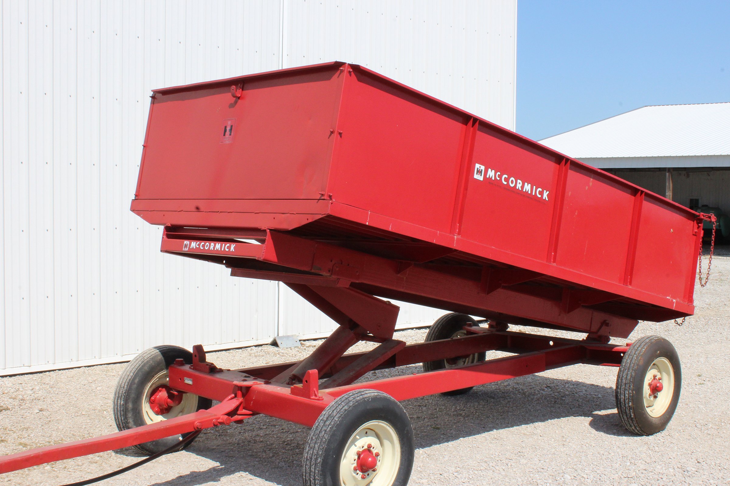 Property photo 27 - FARM EQUIPMENT AUCTION IN DELAWARE COUNTY, INDIANA