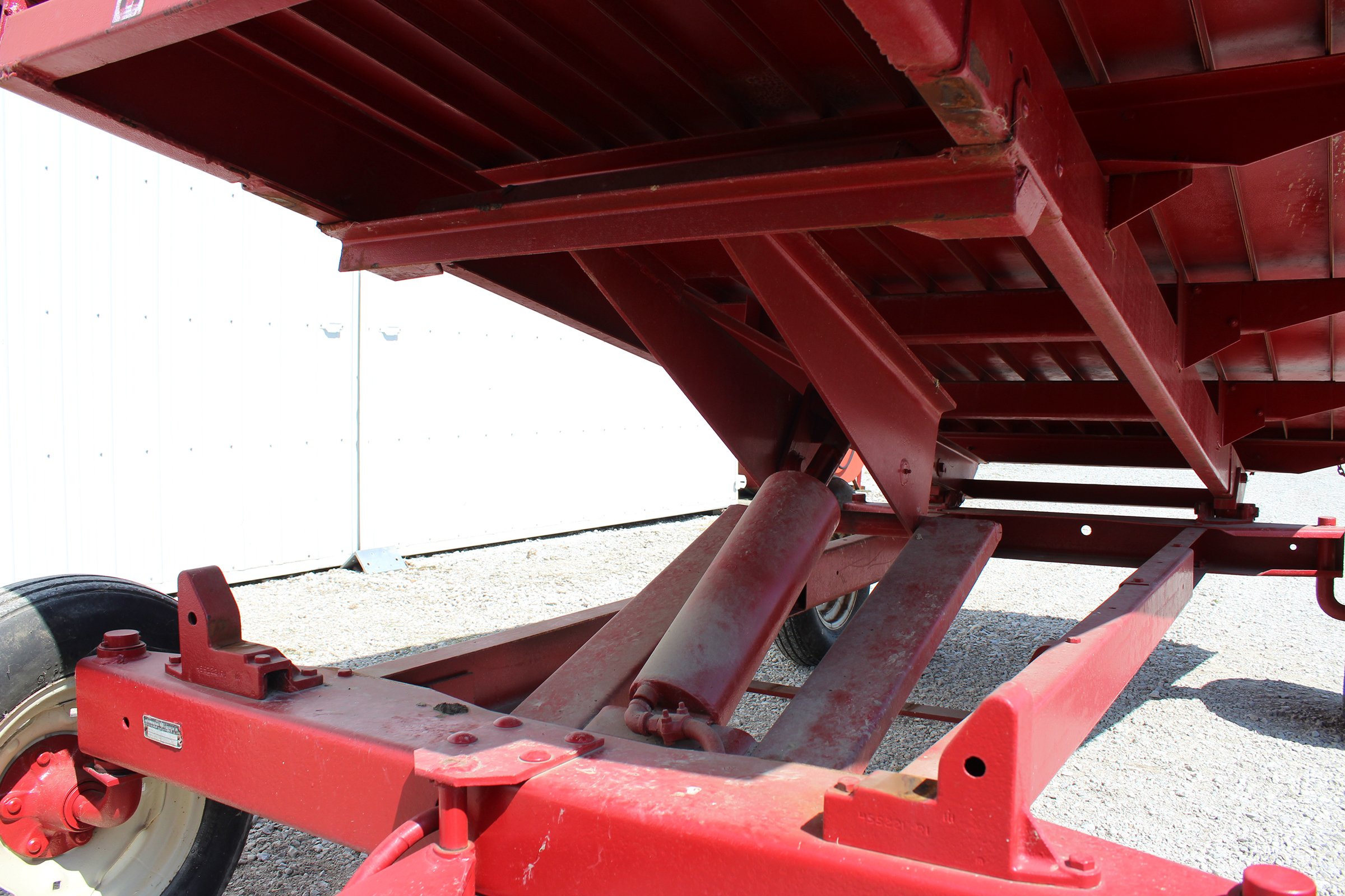 Property photo 28 - FARM EQUIPMENT AUCTION IN DELAWARE COUNTY, INDIANA