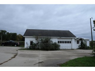 Building in Van Buren County, Michigan - LAND AUCTION - 300+/- ACRES SPECIALTY CROP - GRAPES AND HOPS - OFFERED IN 8 TRACTS IN VAN BUREN COUNTY, MICHIGAN