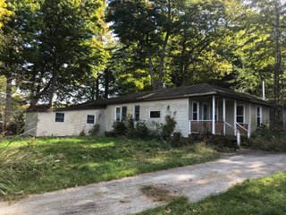 House on a farm in LaGrange County, Indiana - LAND AUCTION - 160+/- ACRES OFFERED IN 9 TRACTS IN LAGRANGE COUNTY, INDIANA