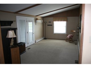 Property photo 9 - 3 BEDROOM SINGLE STORY RANCH HOME