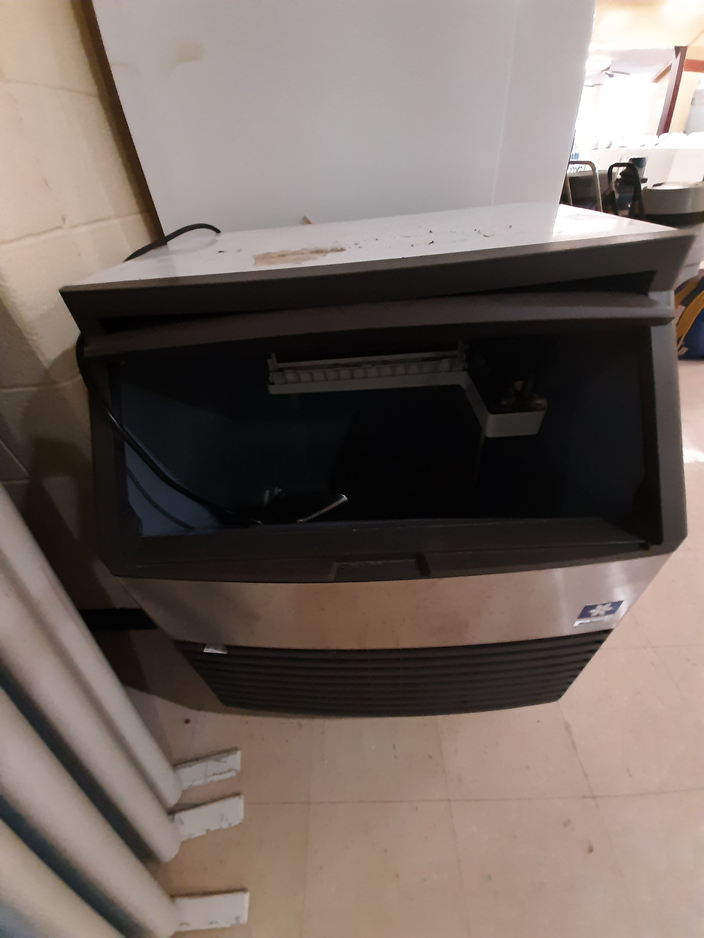 Property photo 19 - TIMED/ONLINE ONLY PORTION - CCHS PERSONAL PROPERTY AUCTION IN WHITLEY COUNTY, INDIANA