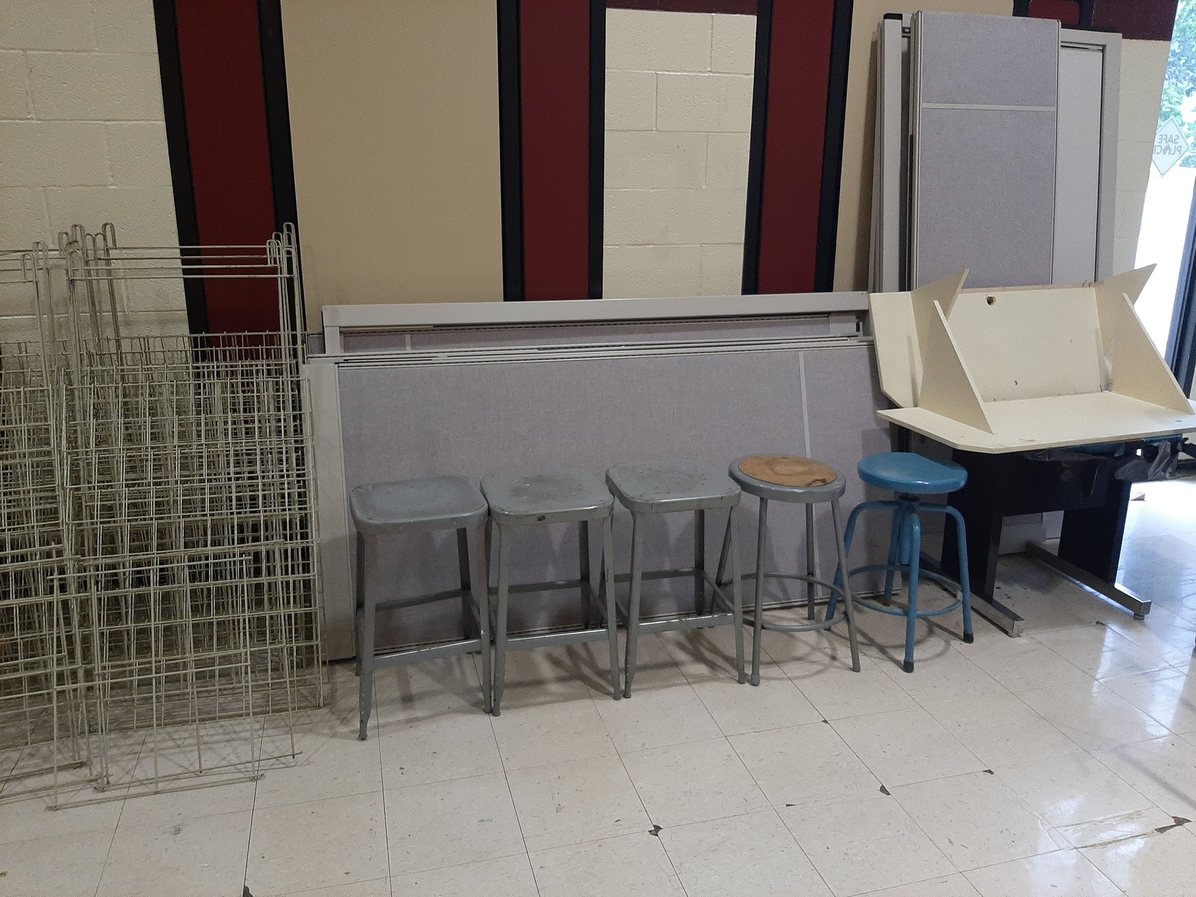 Property photo 15 - TIMED/ONLINE ONLY PORTION - CCHS PERSONAL PROPERTY AUCTION IN WHITLEY COUNTY, INDIANA