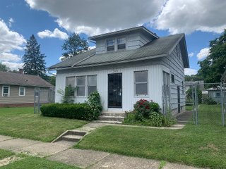 Home in Allen County, Indiana - REAL ESTATE AUCTION IN ALLEN COUNTY, INDIANA