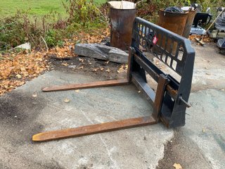 Property photo 19 - TIMED ONLINE MISCELLANEOUS FARM EQUIPMENT - TOY AND SIGN AUCTION