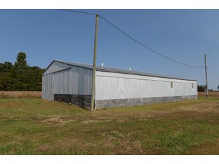Barn on White & Hamilton Counties, Illinois - ILLINOIS REAL ESTATE AUCTION - 1,720+/- ACRES OFFERED IN 38 TRACTS IN WHITE & HAMILTON COUNTIES, ILLINOIS