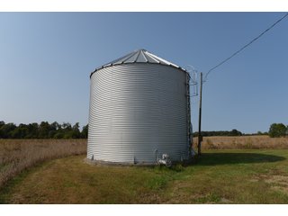 Grain Bins on White & Hamilton Counties, Illinois - ILLINOIS REAL ESTATE AUCTION - 1,720+/- ACRES OFFERED IN 38 TRACTS IN WHITE & HAMILTON COUNTIES, ILLINOIS