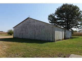 Barn in White & Hamilton Counties, Illinois - ILLINOIS REAL ESTATE AUCTION - 1,720+/- ACRES OFFERED IN 38 TRACTS IN WHITE & HAMILTON COUNTIES, ILLINOIS