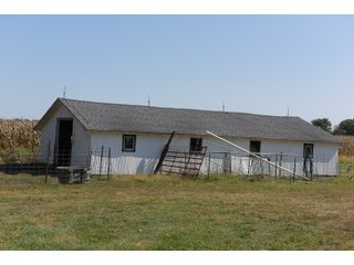 Barn in White & Hamilton Counties, Illinois - ILLINOIS REAL ESTATE AUCTION - 1,720+/- ACRES OFFERED IN 38 TRACTS IN WHITE & HAMILTON COUNTIES, ILLINOIS