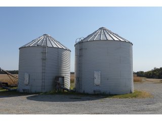 Grain Bins in Tract 7 in White County, Illinois - ILLINOIS REAL ESTATE AUCTION - 1,720+/- ACRES OFFERED IN 38 TRACTS IN WHITE & HAMILTON COUNTIES, ILLINOIS