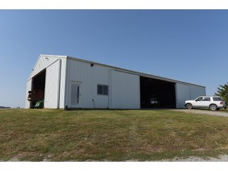 Barn in White & Hamilton Counties, Illinois - ILLINOIS REAL ESTATE AUCTION - 1,720+/- ACRES OFFERED IN 38 TRACTS IN WHITE & HAMILTON COUNTIES, ILLINOIS