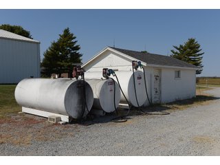Barn in White & Hamilton Counties, Illinois - ILLINOIS REAL ESTATE AUCTION - 1,720+/- ACRES OFFERED IN 38 TRACTS IN WHITE & HAMILTON COUNTIES, ILLINOIS
