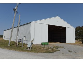 Barn in White & Hamilton Counties, Illinois - ILLINOIS REAL ESTATE AUCTION - 1,720+/- ACRES OFFERED IN 38 TRACTS IN WHITE & HAMILTON COUNTIES, ILLINOIS