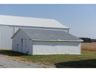 Barn in White & Hamilton Counties, Illinois - ILLINOIS REAL ESTATE AUCTION - 1,720+/- ACRES OFFERED IN 38 TRACTS IN WHITE & HAMILTON COUNTIES, ILLINOIS