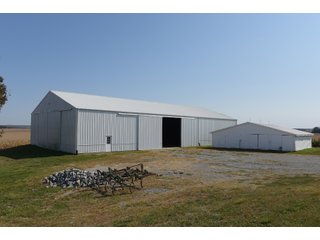 Barn in White & Hamilton Counties, Illinois - ILLINOIS REAL ESTATE AUCTION - 1,720+/- ACRES OFFERED IN 38 TRACTS IN WHITE & HAMILTON COUNTIES, ILLINOIS