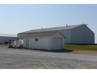 Barn in Tract 7 in White County, Illinois - ILLINOIS REAL ESTATE AUCTION - 1,720+/- ACRES OFFERED IN 38 TRACTS IN WHITE & HAMILTON COUNTIES, ILLINOIS