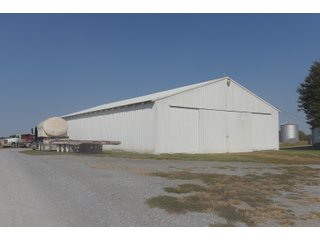 Barn in White & Hamilton Counties, Illinois - ILLINOIS REAL ESTATE AUCTION - 1,720+/- ACRES OFFERED IN 38 TRACTS IN WHITE & HAMILTON COUNTIES, ILLINOIS