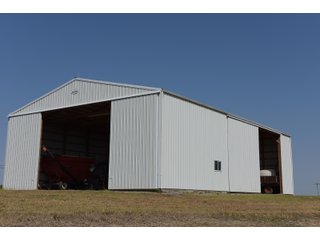 Barn on Tract 5 in White County, Illinois - ILLINOIS REAL ESTATE AUCTION - 1,720+/- ACRES OFFERED IN 38 TRACTS IN WHITE & HAMILTON COUNTIES, ILLINOIS