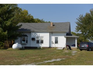House on Tract 11 in White County, Illinois - ILLINOIS REAL ESTATE AUCTION - 1,720+/- ACRES OFFERED IN 38 TRACTS IN WHITE & HAMILTON COUNTIES, ILLINOIS