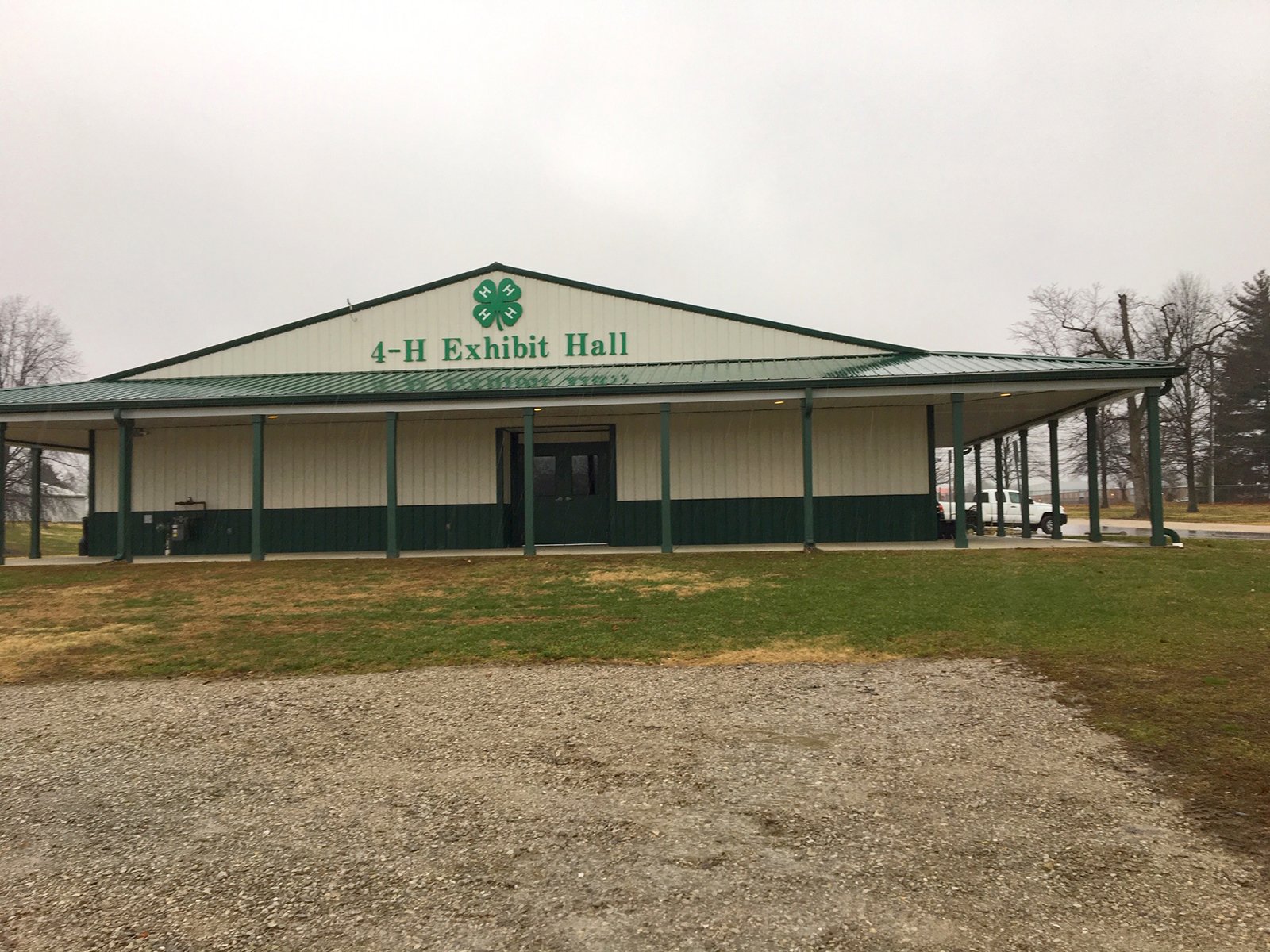 Auction Location - AUCTION IS CANCELED!!
ABSOLUTE LAND AUCTION WITHOUT RESERVE - 204+/- ACRES OFFERED IN 7 TRACTS IN GIBSON & PIKE COUNTIES, INDIANA