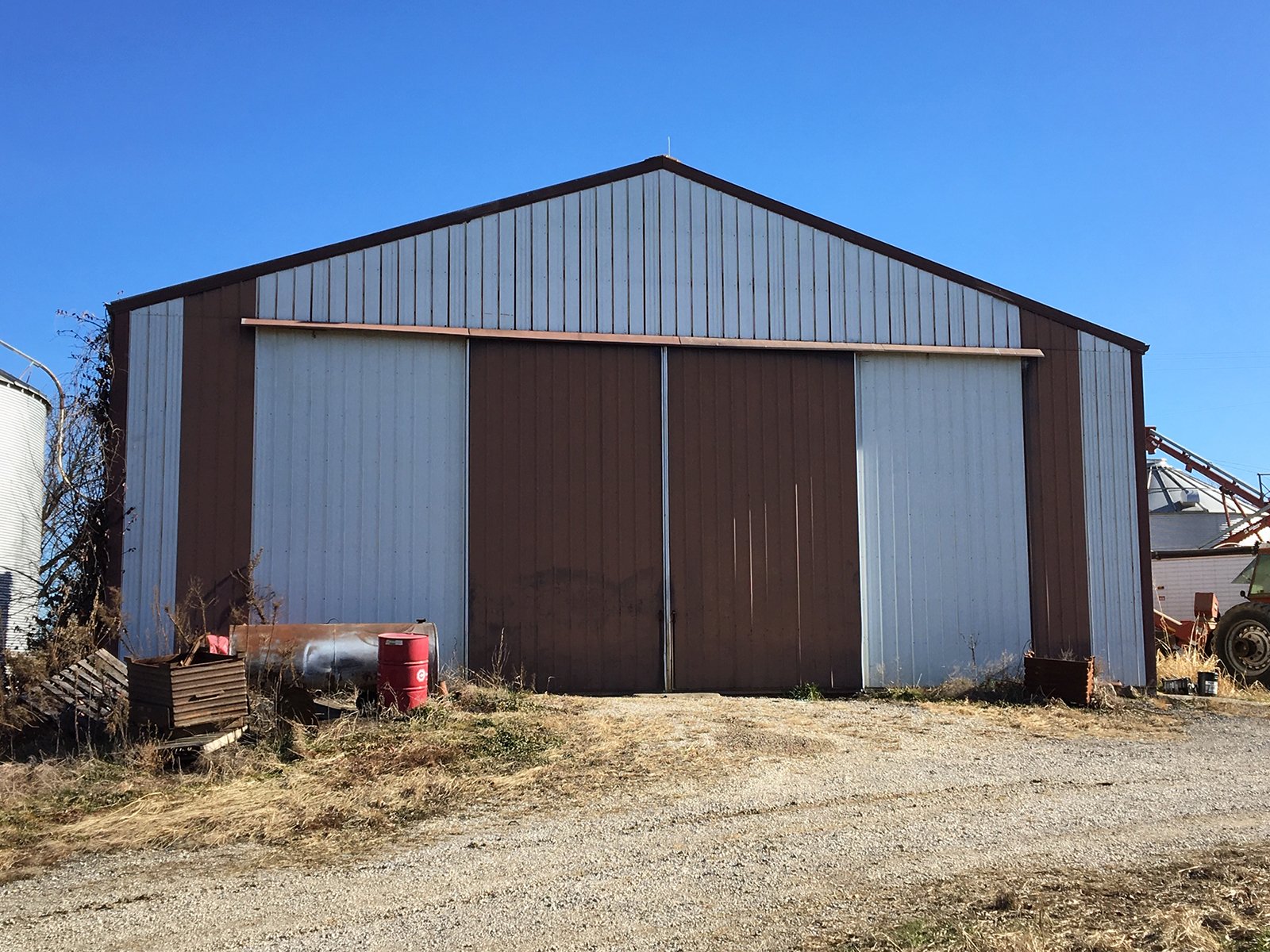 Barn in Gibson & Pike Counties, Indiana - AUCTION IS CANCELED!!
ABSOLUTE LAND AUCTION WITHOUT RESERVE - 204+/- ACRES OFFERED IN 7 TRACTS IN GIBSON & PIKE COUNTIES, INDIANA