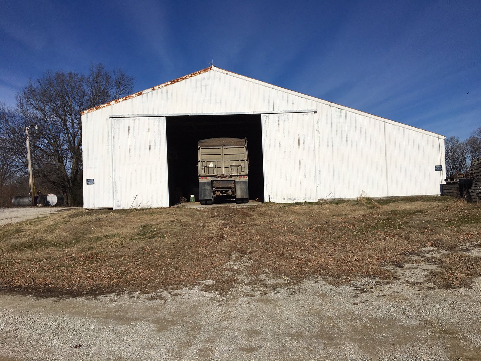 Barn in Gibson & Pike Counties, Indiana - AUCTION IS CANCELED!!
ABSOLUTE LAND AUCTION WITHOUT RESERVE - 204+/- ACRES OFFERED IN 7 TRACTS IN GIBSON & PIKE COUNTIES, INDIANA