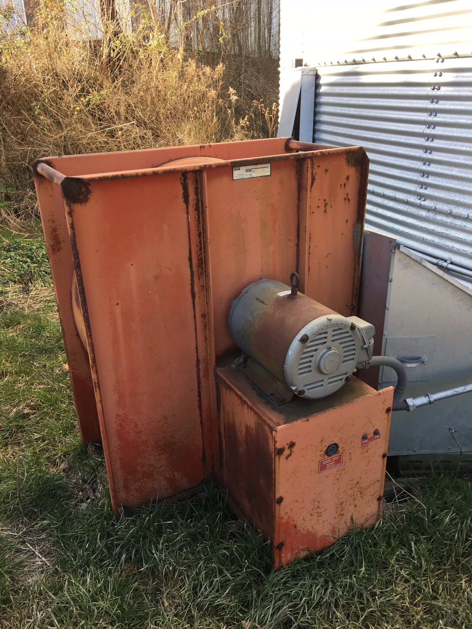 Grain Elevator in Gibson & Pike Counties, Indiana - AUCTION IS CANCELED!!
ABSOLUTE LAND AUCTION WITHOUT RESERVE - 204+/- ACRES OFFERED IN 7 TRACTS IN GIBSON & PIKE COUNTIES, INDIANA