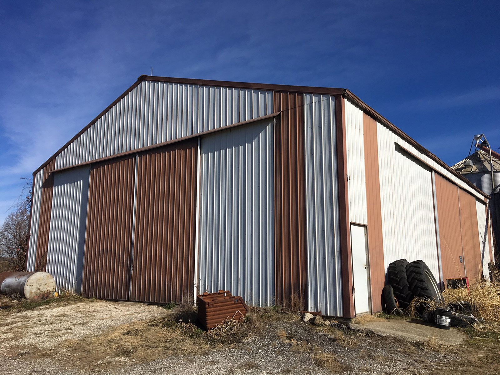 Barn in Gibson & Pike Counties, Indiana - AUCTION IS CANCELED!!
ABSOLUTE LAND AUCTION WITHOUT RESERVE - 204+/- ACRES OFFERED IN 7 TRACTS IN GIBSON & PIKE COUNTIES, INDIANA
