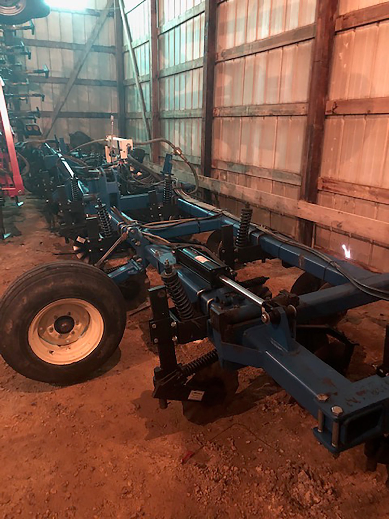 Property photo 113 - AREA FARMERS & CONTRACTORS EQUIPMENT AUCTION IN WHITLEY COUNTY, INDIANA