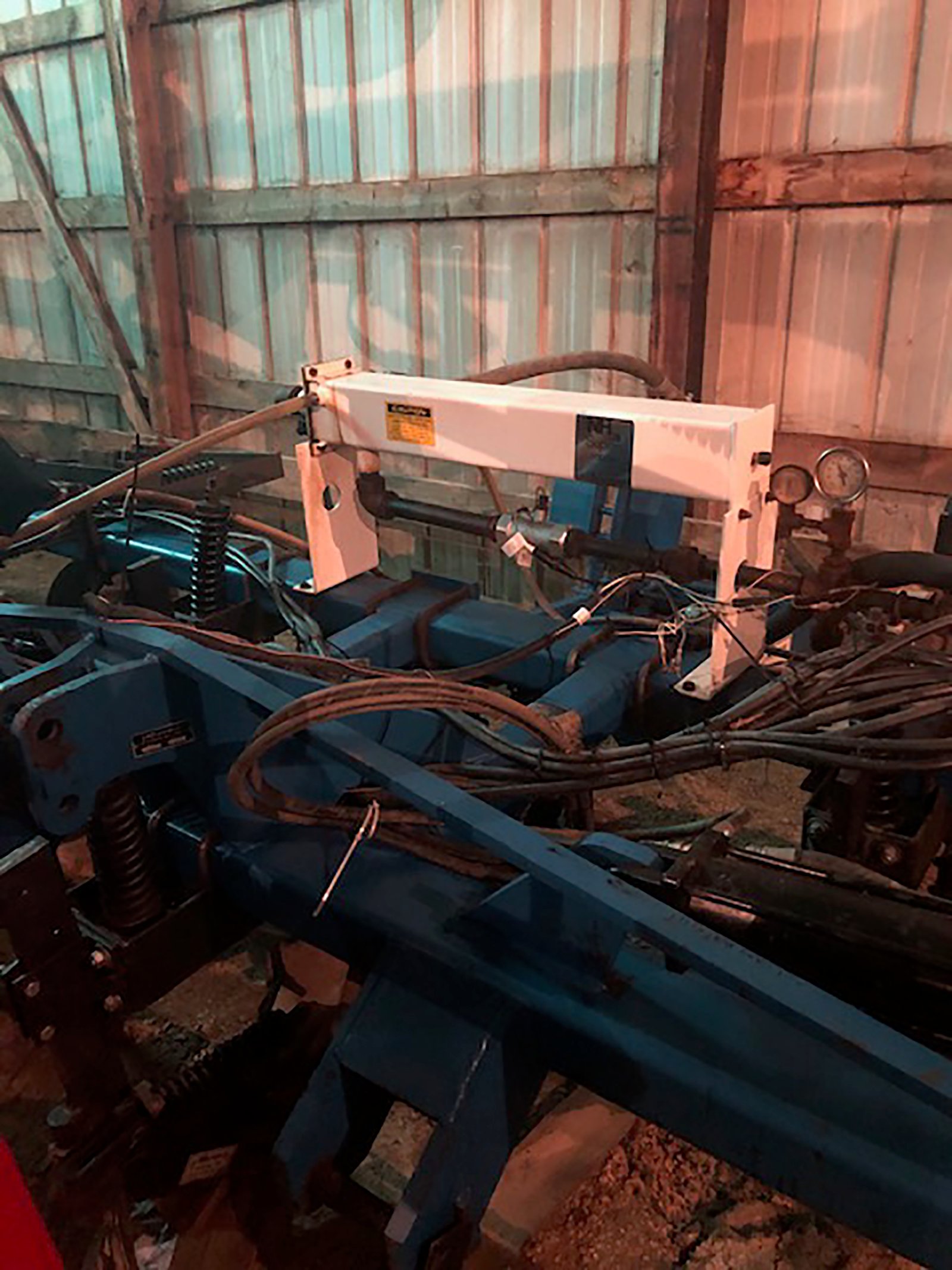 Property photo 114 - AREA FARMERS & CONTRACTORS EQUIPMENT AUCTION IN WHITLEY COUNTY, INDIANA