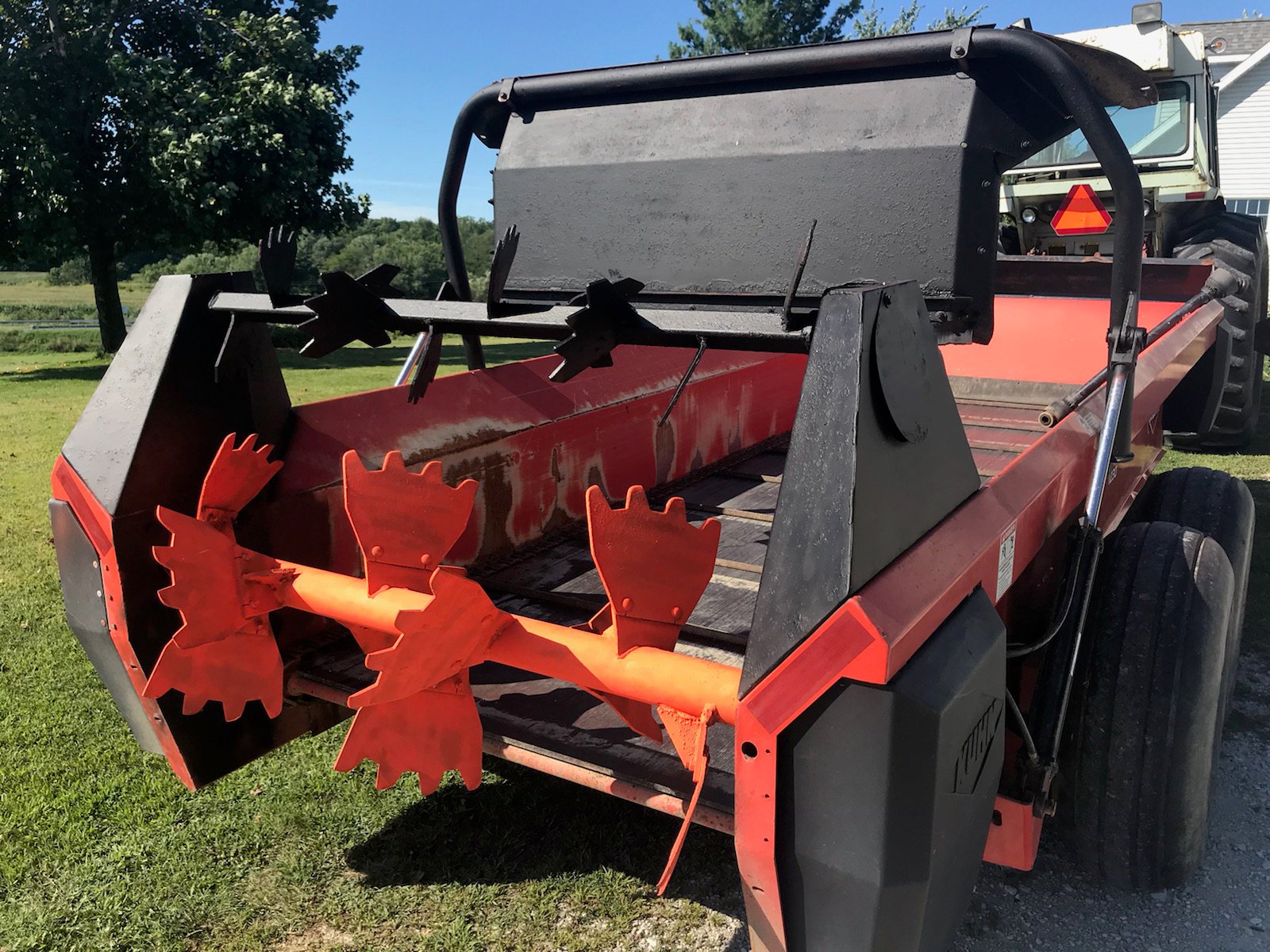 Property photo 390 - AREA FARMERS & CONTRACTORS EQUIPMENT AUCTION IN WHITLEY COUNTY, INDIANA