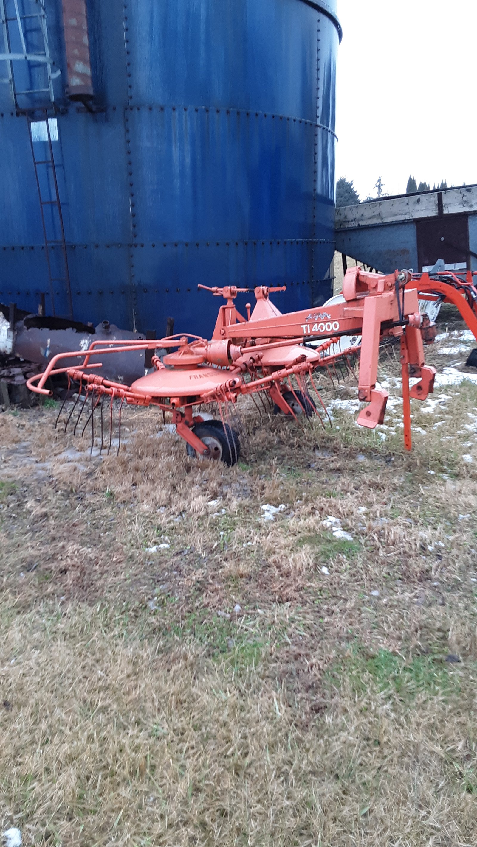 Property photo 158 - AREA FARMERS & CONTRACTORS EQUIPMENT AUCTION IN WHITLEY COUNTY, INDIANA