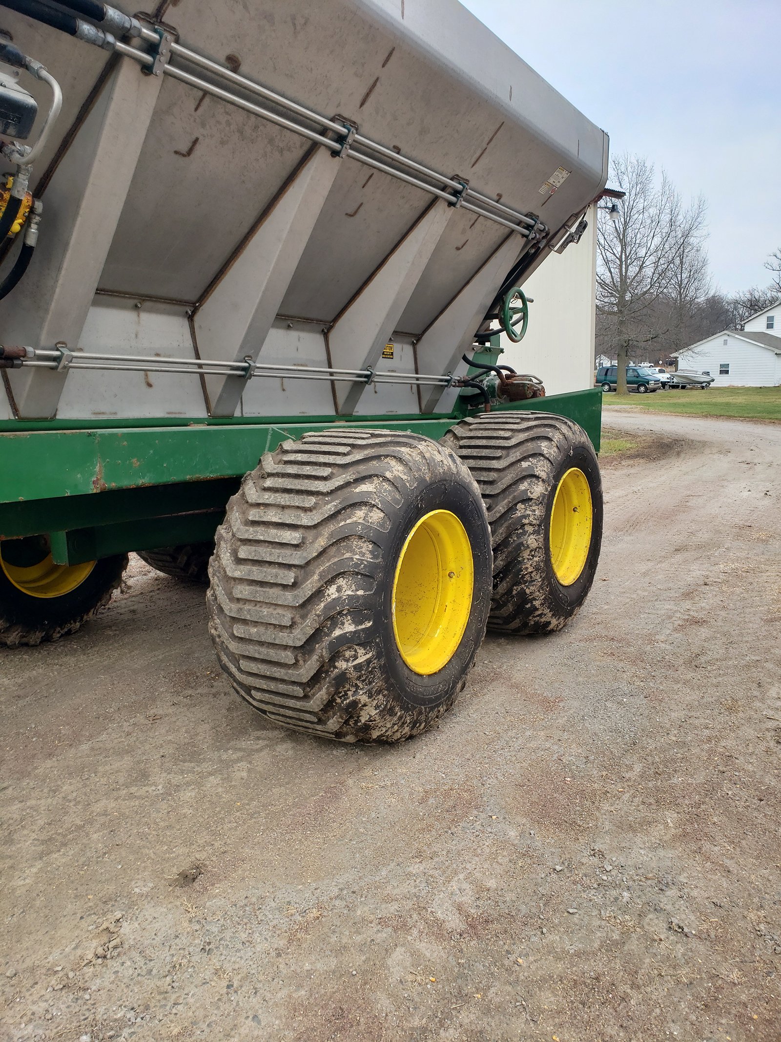 Property photo 110 - AREA FARMERS & CONTRACTORS EQUIPMENT AUCTION IN WHITLEY COUNTY, INDIANA