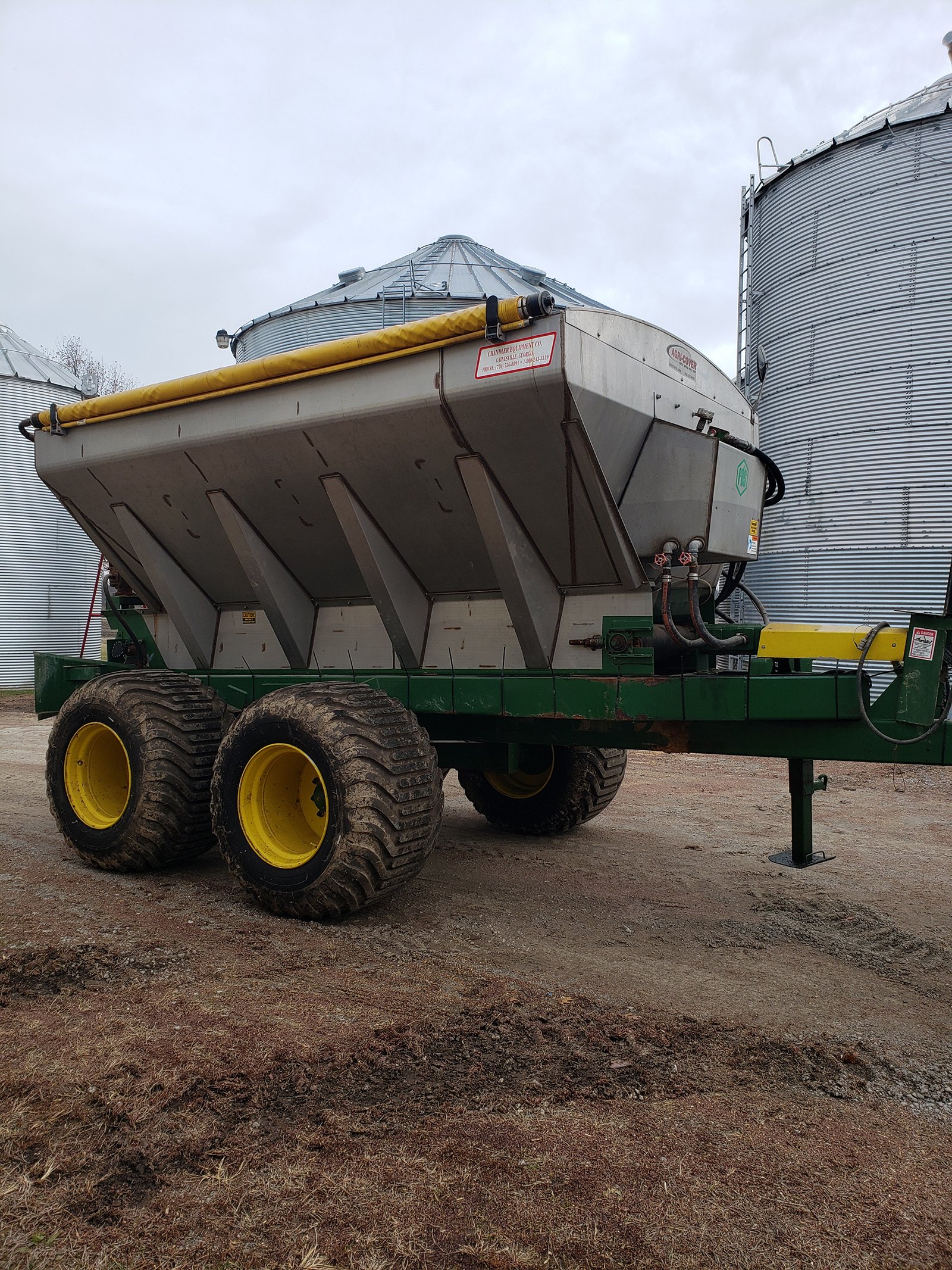 Property photo 108 - AREA FARMERS & CONTRACTORS EQUIPMENT AUCTION IN WHITLEY COUNTY, INDIANA