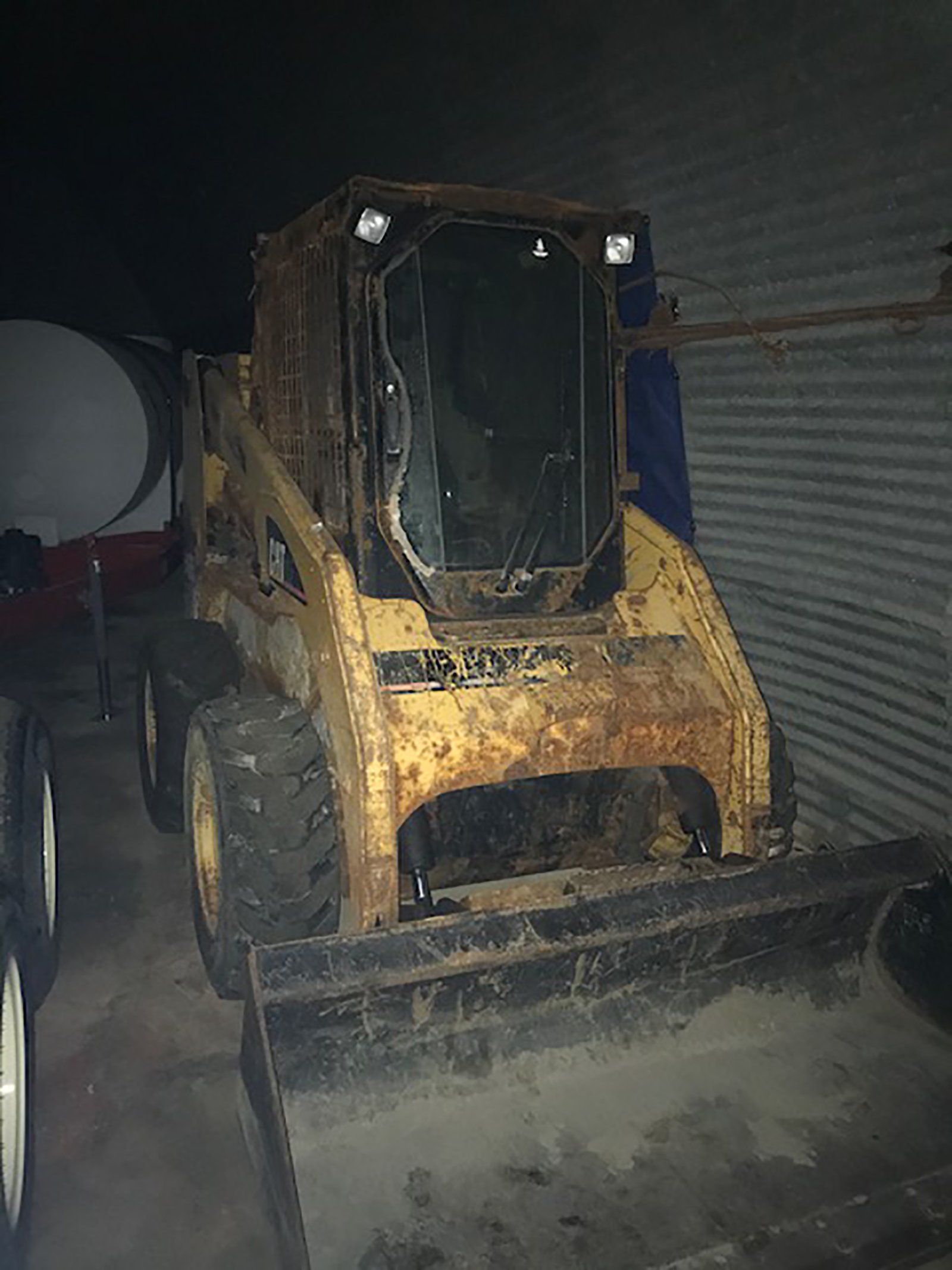 Property photo 283 - AREA FARMERS & CONTRACTORS EQUIPMENT AUCTION IN WHITLEY COUNTY, INDIANA
