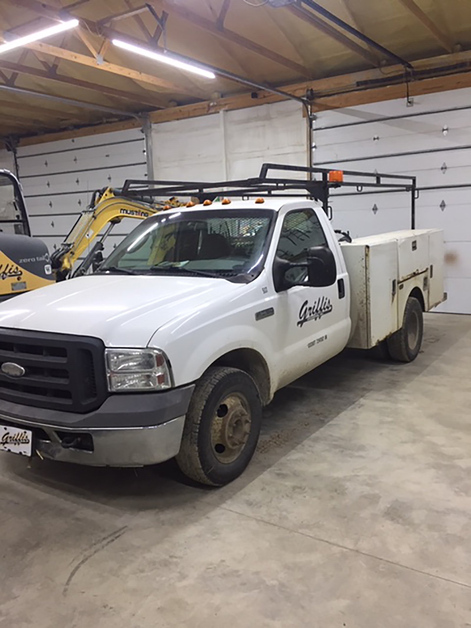 Property photo 262 - AREA FARMERS & CONTRACTORS EQUIPMENT AUCTION IN WHITLEY COUNTY, INDIANA