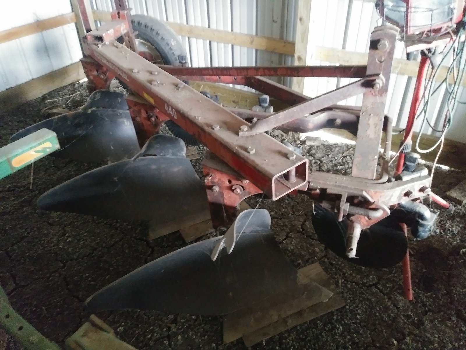 Property photo 382 - AREA FARMERS & CONTRACTORS EQUIPMENT AUCTION IN WHITLEY COUNTY, INDIANA