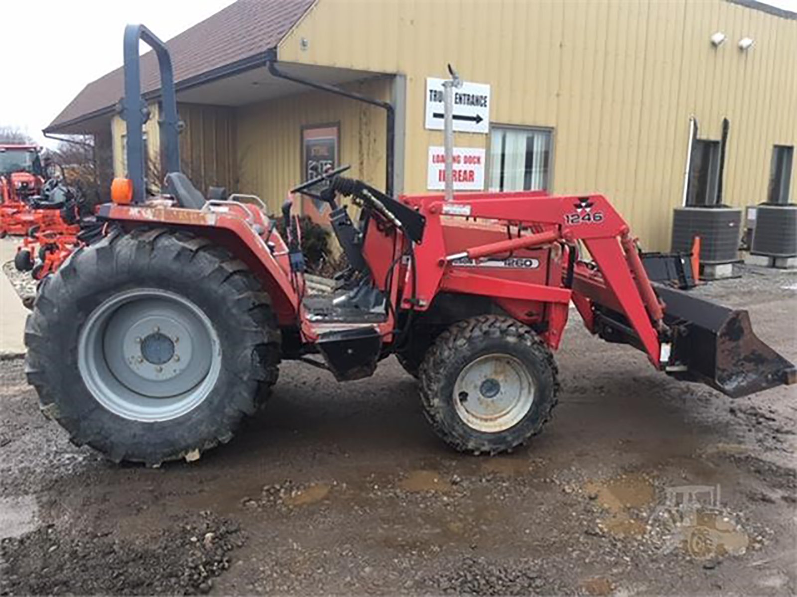 Property photo 12 - AREA FARMERS & CONTRACTORS EQUIPMENT AUCTION IN WHITLEY COUNTY, INDIANA