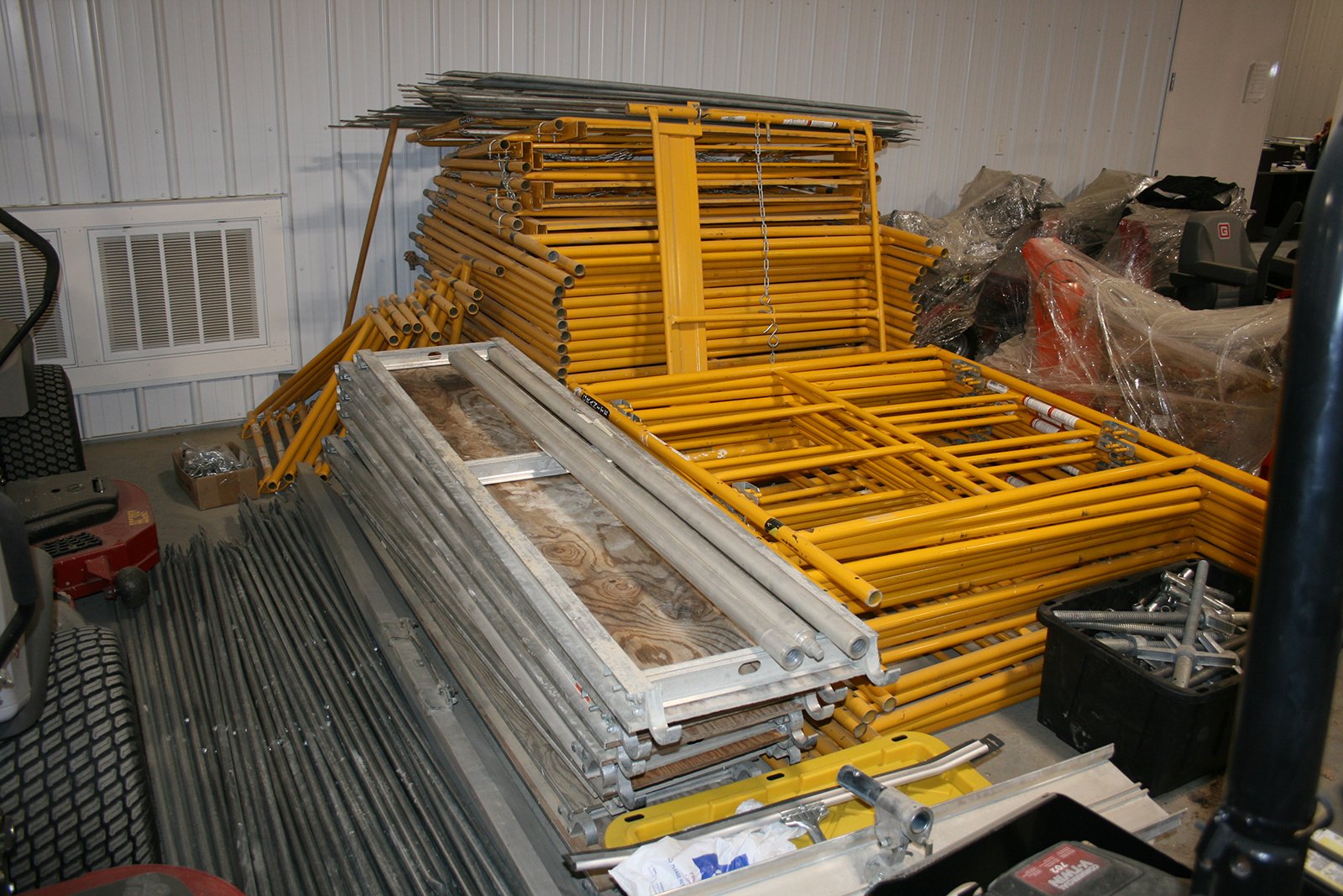 Property photo 299 - AREA FARMERS & CONTRACTORS EQUIPMENT AUCTION IN WHITLEY COUNTY, INDIANA