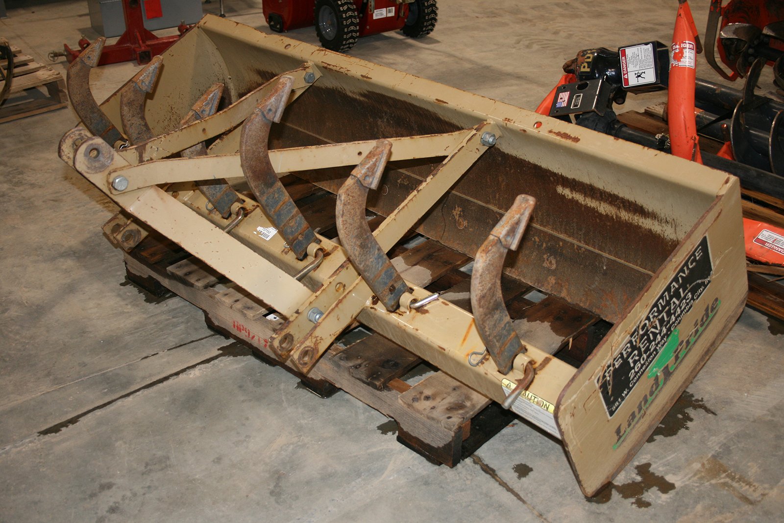 Property photo 295 - AREA FARMERS & CONTRACTORS EQUIPMENT AUCTION IN WHITLEY COUNTY, INDIANA