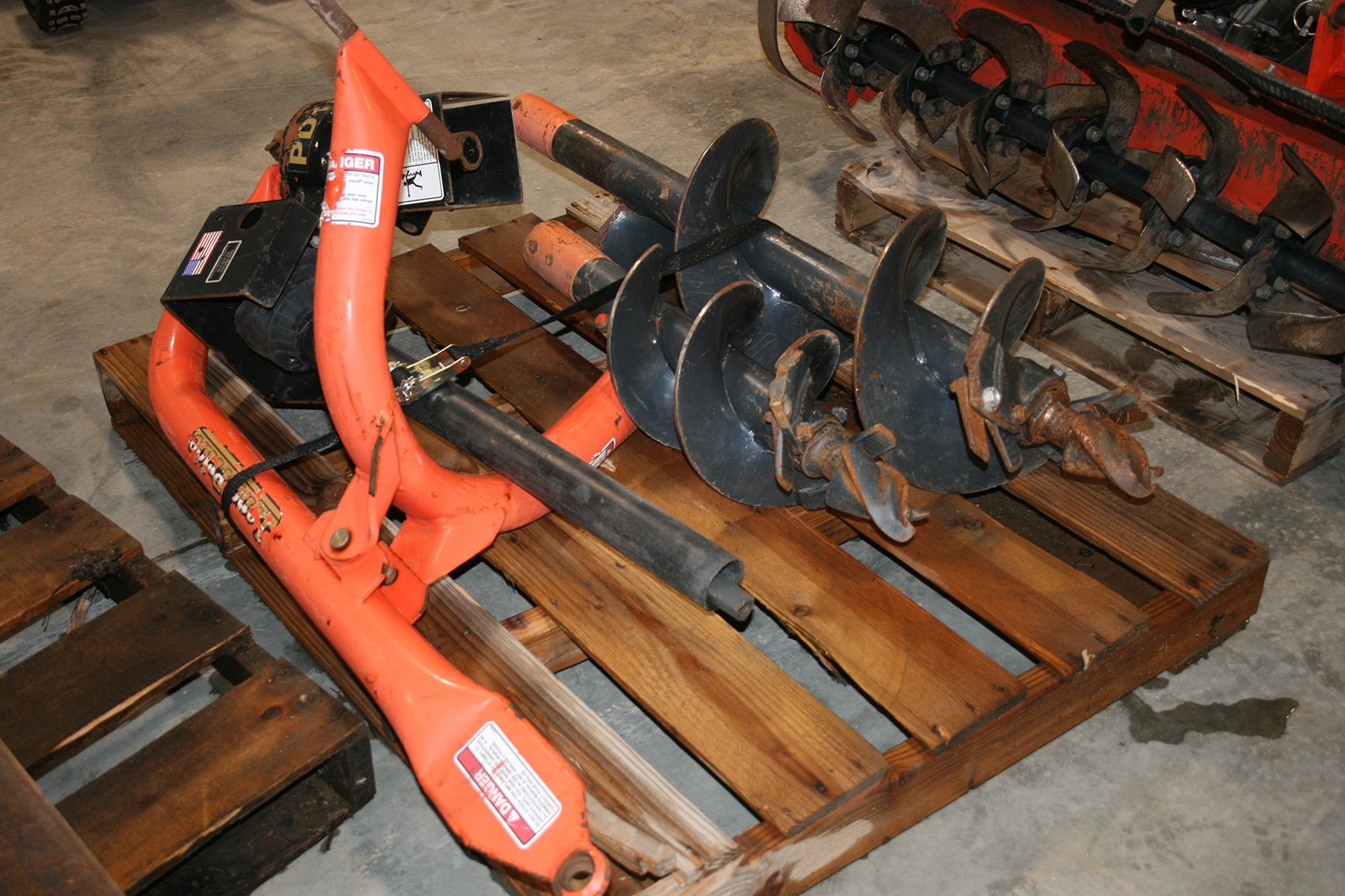Property photo 298 - AREA FARMERS & CONTRACTORS EQUIPMENT AUCTION IN WHITLEY COUNTY, INDIANA