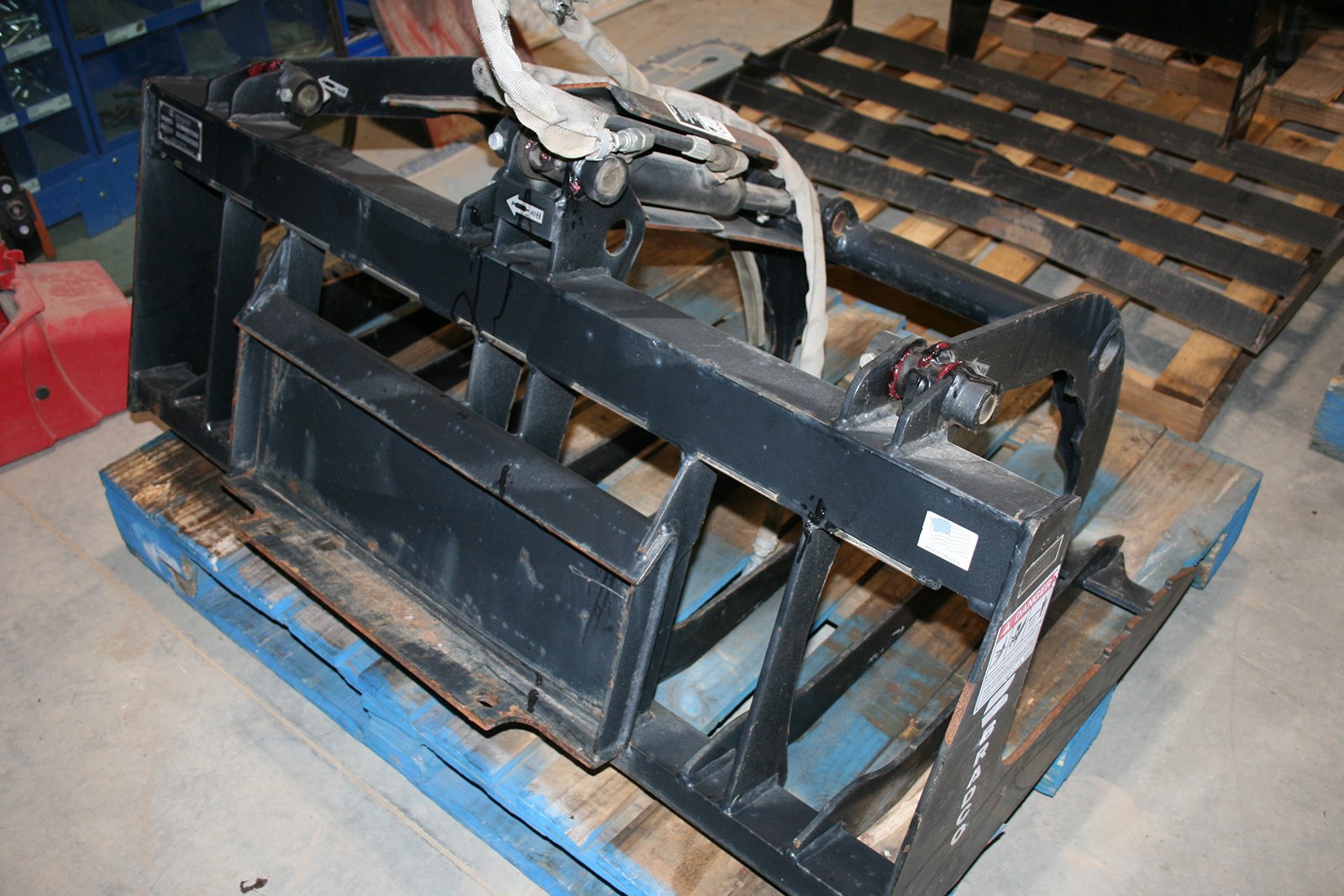 Property photo 289 - AREA FARMERS & CONTRACTORS EQUIPMENT AUCTION IN WHITLEY COUNTY, INDIANA